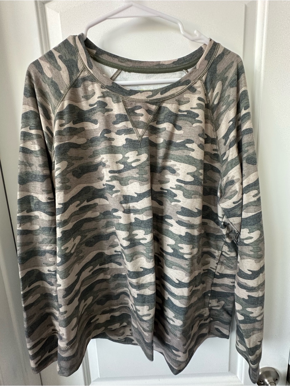 Xersion Camo Crewneck shirt  - Green & Taupe